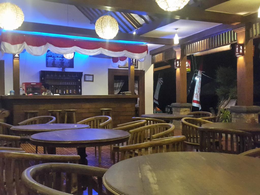 Coral Beach Pizza Cottages Gili Trawangan Exterior foto