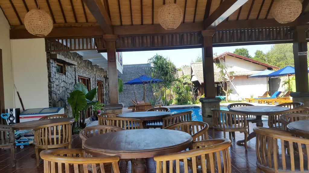 Coral Beach Pizza Cottages Gili Trawangan Exterior foto