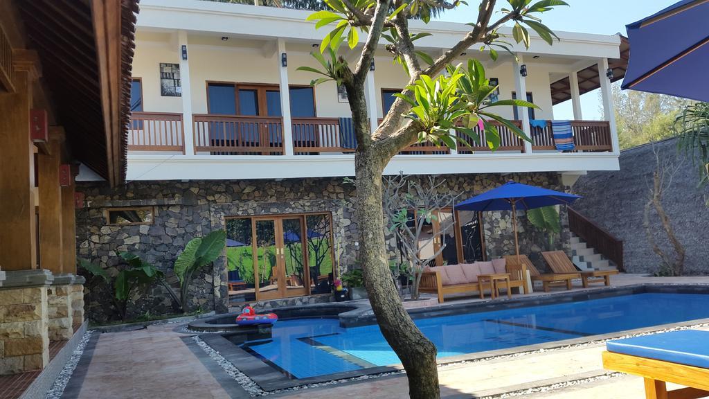 Coral Beach Pizza Cottages Gili Trawangan Exterior foto