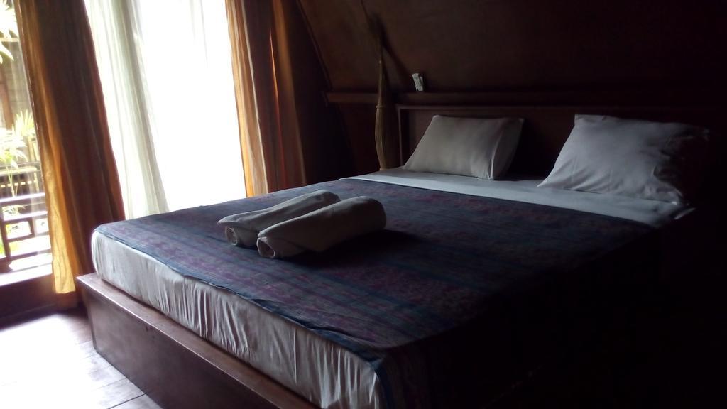 Coral Beach Pizza Cottages Gili Trawangan Exterior foto