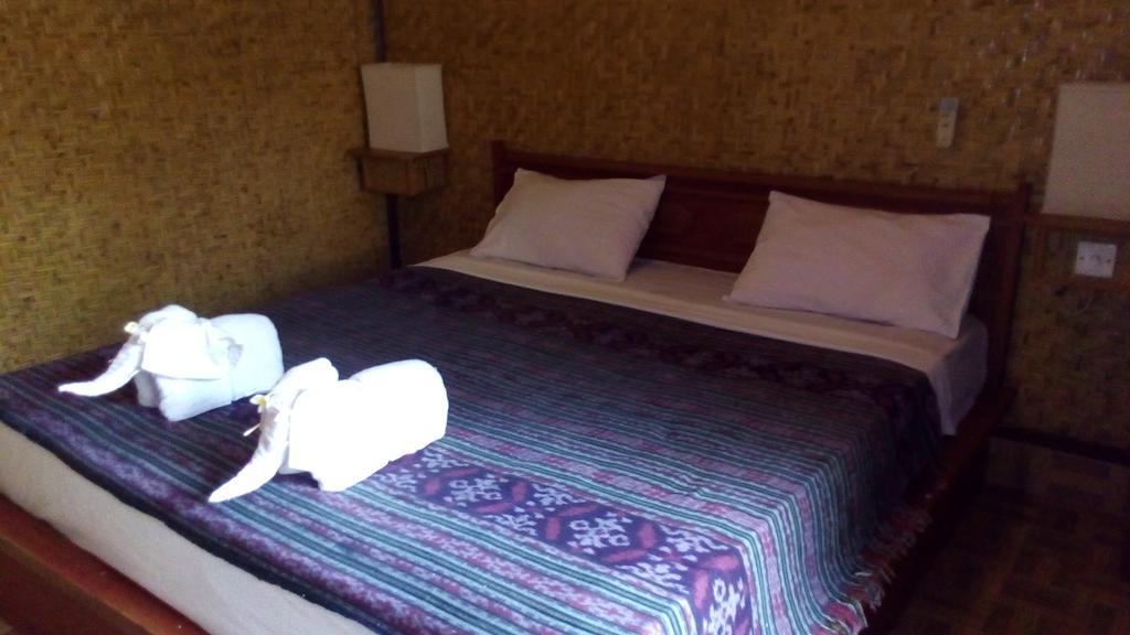 Coral Beach Pizza Cottages Gili Trawangan Exterior foto