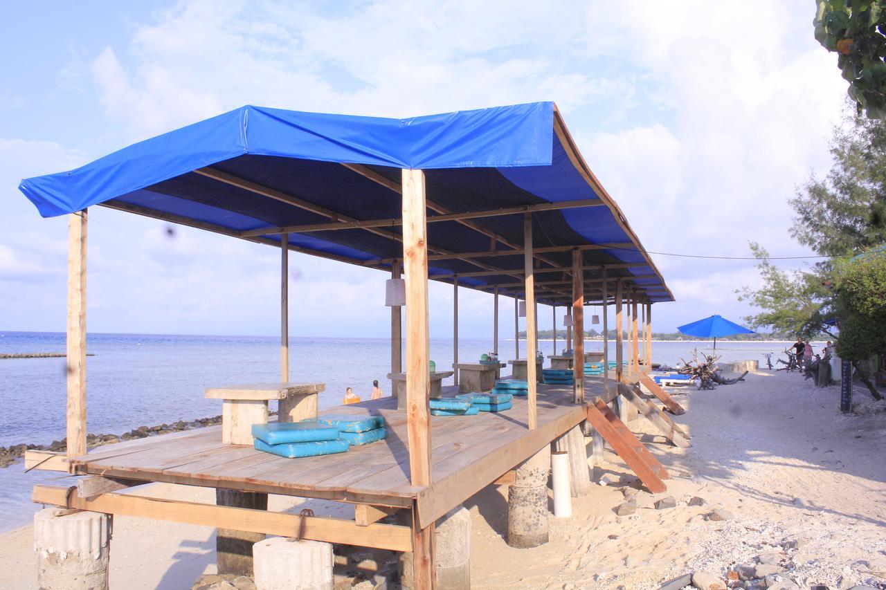 Coral Beach Pizza Cottages Gili Trawangan Exterior foto
